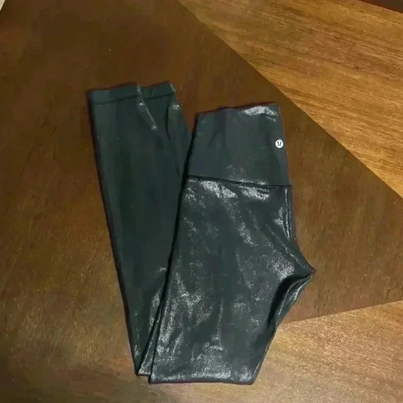 Lululemon legging - Picture 2 of 9